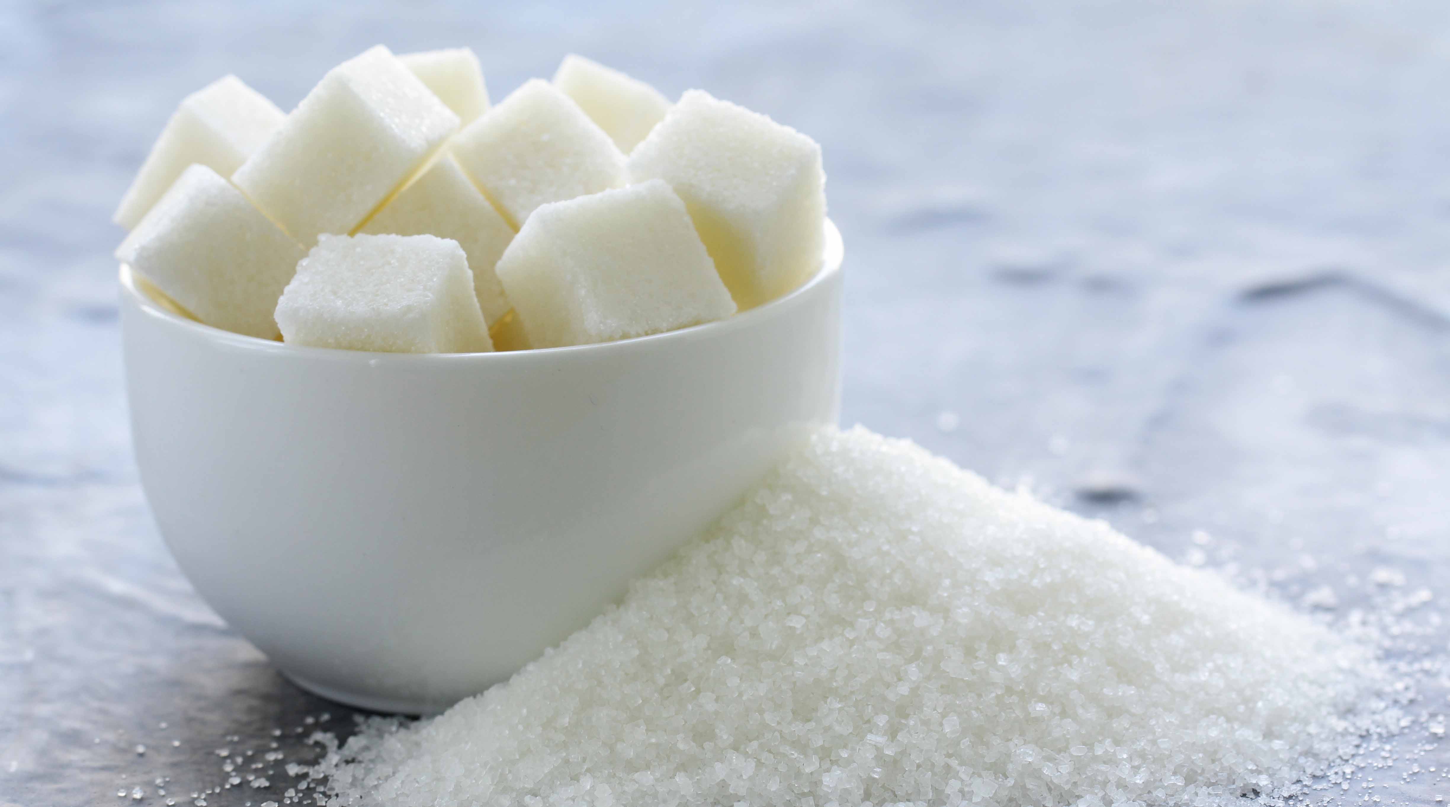 Самый простой сахар. Сахар белый свекловичный. Рафинированный сахар. Рафинированный белый сахар. Сахарный песок.